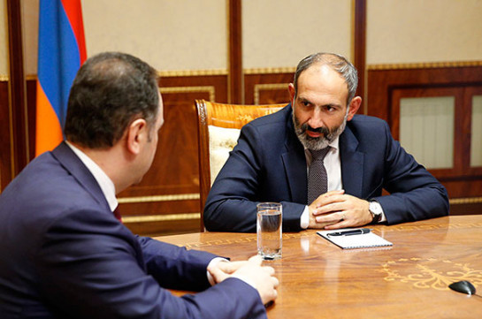 Vigen Sargsyan invites acting PM Nikol Pashinyan to debate
