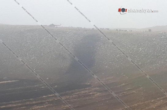 Photos from the site of military SU-25 crash published