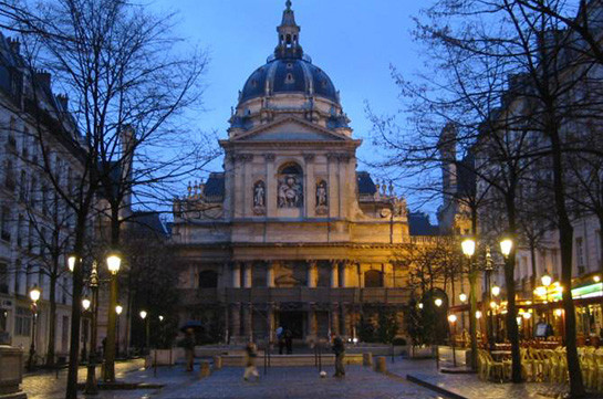 В Париже временно закрыли Сорбонну из соображений безопасности