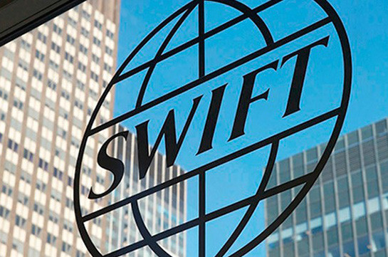 В США заговорили об отключении России от SWIFT