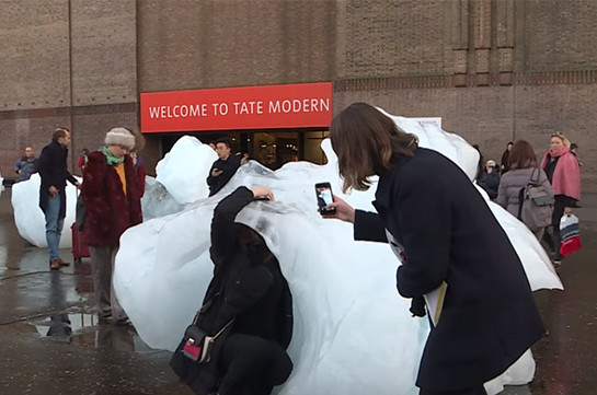 Հայտնի նկարիչը Լոնդոնում ներկայացրել է «Սառցե ժամացույց» աշխատանքը (Տեսանյութ)