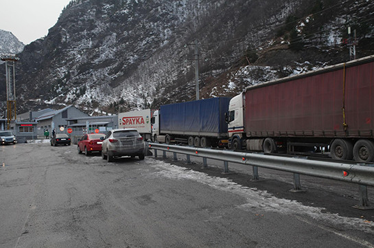 Stepantsminda-Lars road closed for all kinds of vehicles