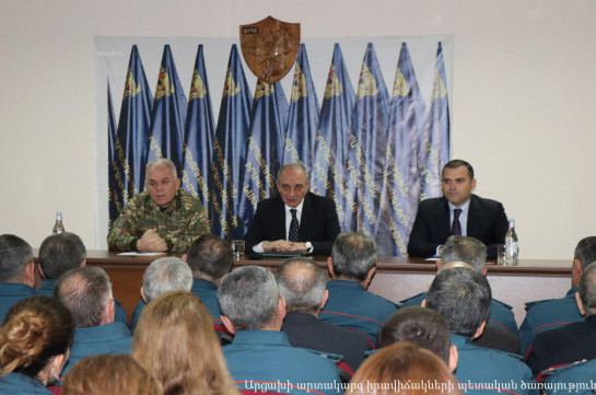 Karabakh president introduces Levon Mnatsakanyan to staff of State Service of Emergency Situations