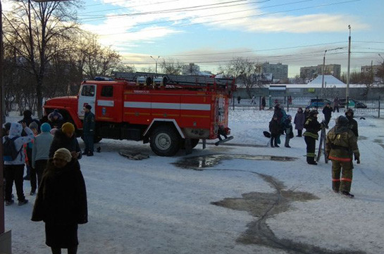 Более тысячи детей эвакуировали из школы в Челябинске из-за пожара
