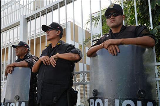 Պերուում ոստիկանությունը ցրել է Վենեսուելայի դեսպանատունը գրոհած մարդկանց