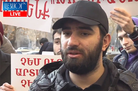 Բոքողի ակցիա Երևանում. պահանջում են չսահմանափակել նարգիլե ծխելու իրավունքը (Տեսանյութ)