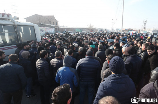 Newly elected MP from My Step bloc urges protesters open Yerevan-Etchmiadzin highway