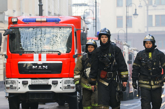 В Москве из-за пожара в общежитии эвакуировали около тысячи человек