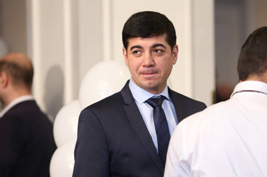 Armenia’s PM sacks his consultant