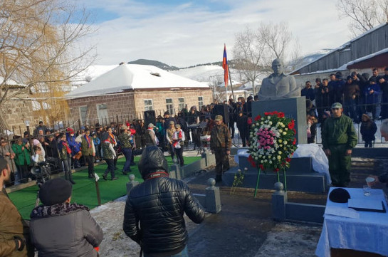 Azerbaijan’s regular anti-Armenian propaganda after sculpture of Artsakh freedom fighter unveiled in Georgia’s village