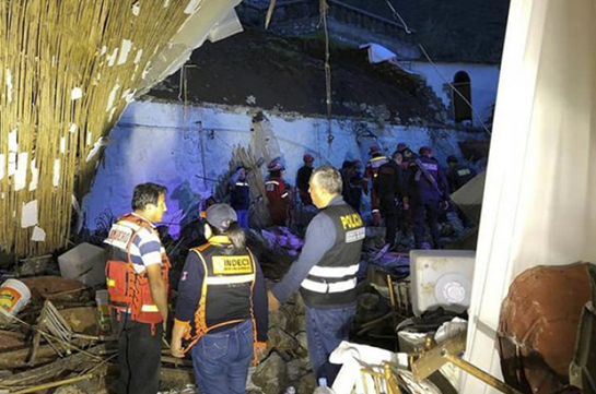 В Перу обрушилась стена отеля: 15 погибших