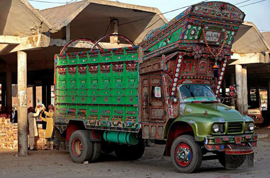 Պակիստանի գունագեղ բեռնատարները