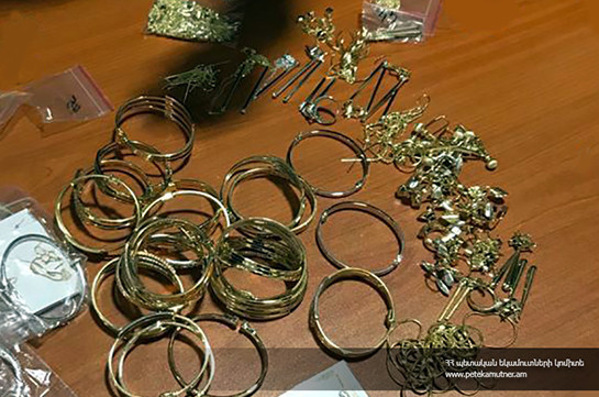 Քաղաքացին մաքսային կանոնների խախտմամբ փորձել է ոսկյա զարդեր ներկրել Հայաստան