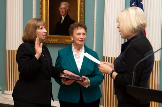 Lynne M. Tracy officially sworn in to serve as U.S. Ambassador to Armenia