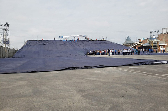 Самые большие джинсы в мире попали в книгу рекордов Гиннесса