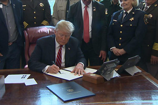 Trump issues veto over border emergency declaration