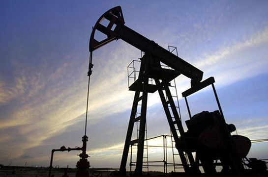 Oil holds near 2019 peak as global supplies tighten