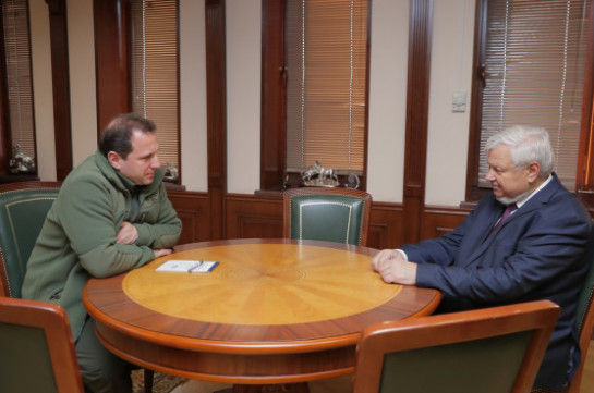 Анджей Каспршик проинформировал Давида Тонояна о вопросах повестки предстоящего переговорного процесса по Карабаху