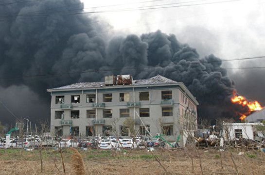 При взрыве на химзаводе в Китае повредило более 2,8 тысячи жилых домов
