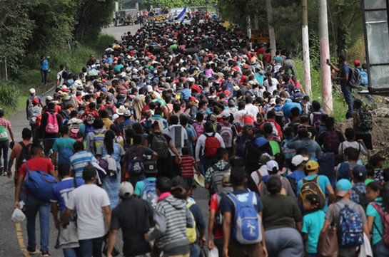 Караван в составе 1,5 тыс. мигрантов отправился с юга Мексики к границе с США