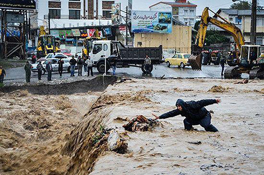 В Иране не менее 11 человек погибли в результате наводнения