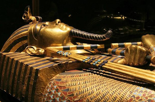Редчайшие артефакты из гробницы Тутанхамона впервые вывезли из Египта
