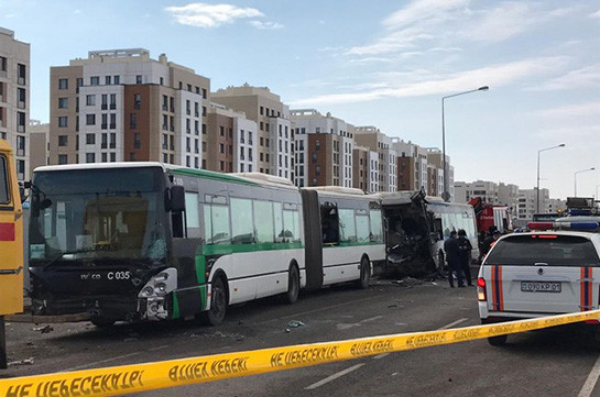 В Нур-Султане столкнулись два автобуса, есть жертвы