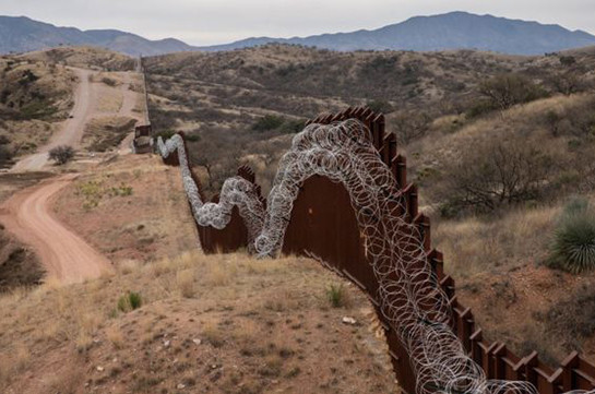 US-Mexico border wall: Pentagon authorises $1bn transfer