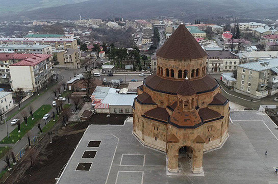 Семья Варданянов пожертвовала на строительство Кафедрального собора в Степанакерте 400 млн драмов
