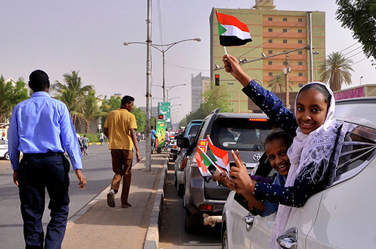 Военный совет Судана разрешит экс-правящей партии продолжить деятельность