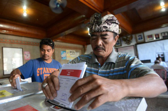 В Индонезии завершились самые масштабные выборы в истории