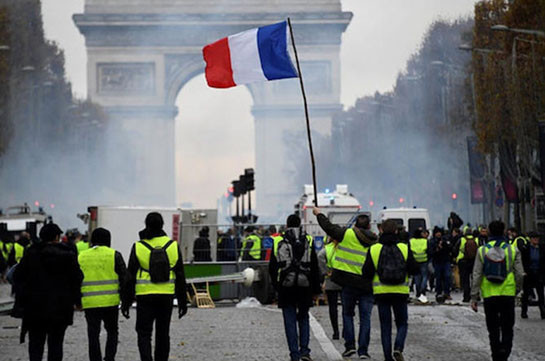 Փարիզում արգելել են «դեղին բաճկոնների» բողոքի ակցիաները Նոտր Դամի շրջանում