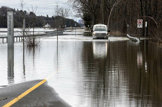 Более 2,5 тыс. домов повреждены в двух регионах Канады из-за паводка