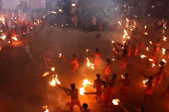 Դուրգա աստվածուհու տաճարում նշել են կրակի տոնը (Տեսանյութ)
