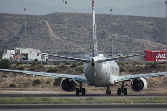 Посадку Boeing с горящим двигателем в ЮАР сняли на видео (Видео)