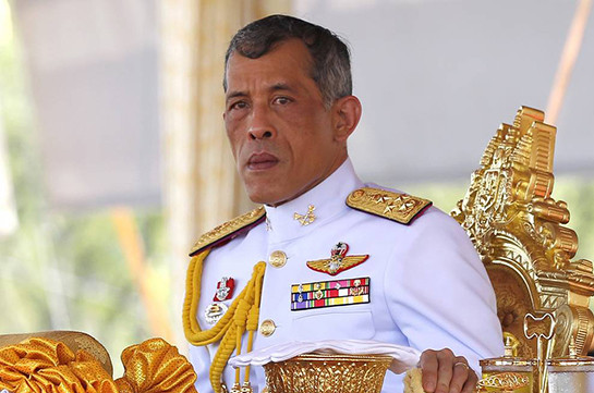 Король Таиланда официально присвоил своей сестре титул "старшей сестры"