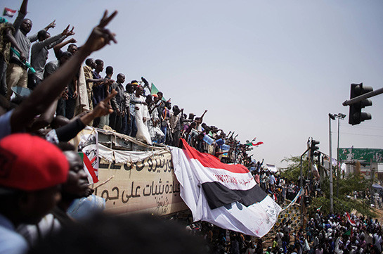 Число погибших в результате стрельбы во время протестов в Судане увеличилось до 6