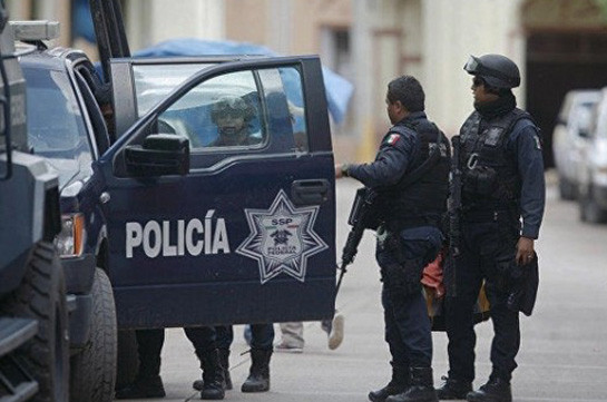 В Мексике три человека погибли в результате перестрелки на рынке