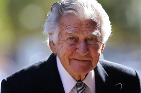 Bob Hawke: Australia's former PM dies at 89