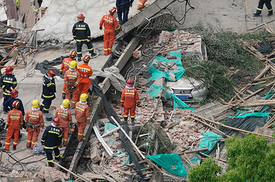 В Шанхае при обрушении на заводе погибли 10 человек