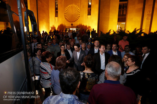 Around 1,100 Yerevan-based parents of servicemen departed to visit their sons serving in bordering military units
