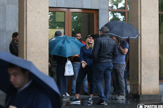По призыву Никола Пашиняна, заблокированы входы в суды (Фото)