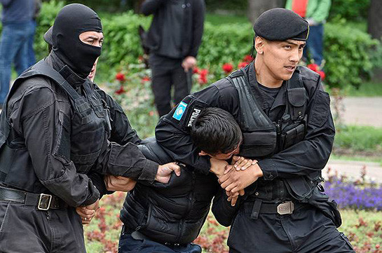 В Алма-Ате снова начались протесты и задержания