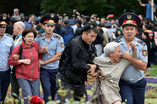 Ղազախստանում անօրինական ակցիաներին մասնակցելու համար մոտ 700 մարդ է ձերբակալվել