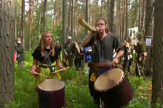 "Битва пяти воинств" в чешском лесу (Видео)