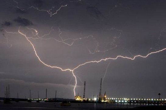 Eastbourne sees 1,000 lightning strikes in one hour (photos)