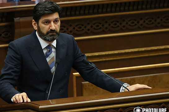 Ваге Григорян принес присягу в парламенте