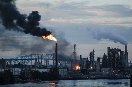 В Филадельфии на нефтеперерабатывающем заводе произошел пожар