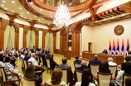 Solemn ceremony of awarding in the Artsakh Republic Presidential Residence