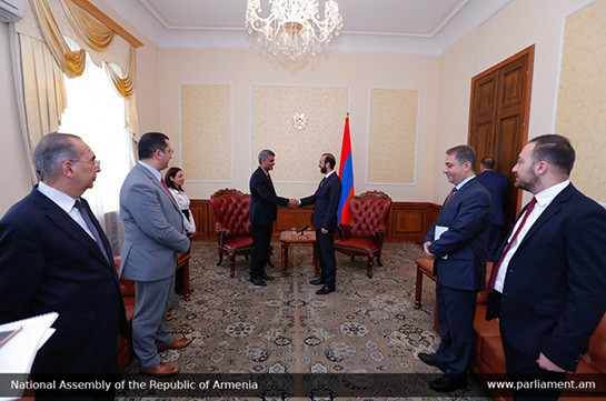 Арарат Мирзоян принял посла Индии в Армении